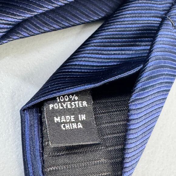 ALFANI ALFATECH Mens Necktie Andree Solid Navy Stain Resistant New - Picture 8 of 9